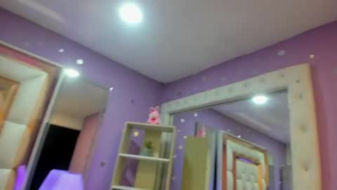 Snapshot of millers_rousse chatting on April 22, 12:18 pm millers_rousse online show from April 22, 12:18 pm