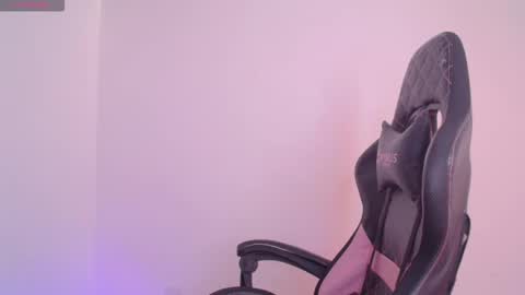 Snapshot of millie_bobby_ chatting on February 26, 7:24 pm Millie Bobby online show from February 26, 7:24 pm