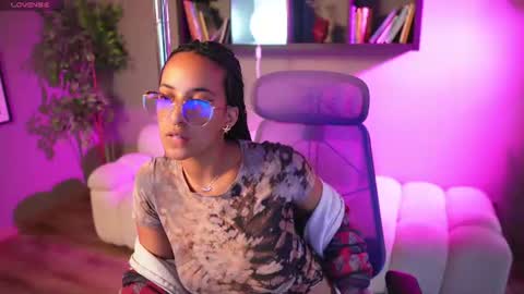 millie_volturi online show from July 1, 12:51 pm