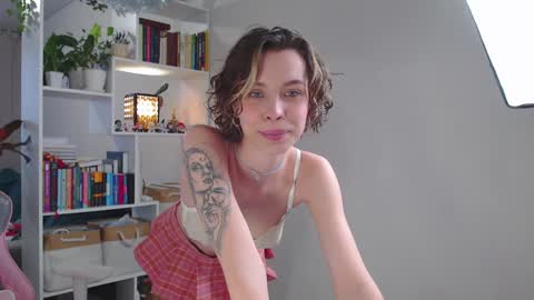 Snapshot of milly_ross23 chatting on January 4, 6:41 am Milly online show from January 4, 6:41 am