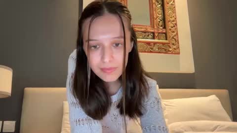 Snapshot of millypetite chatting on November 2, 2:14 am Milly online show from November 2, 2:14 am