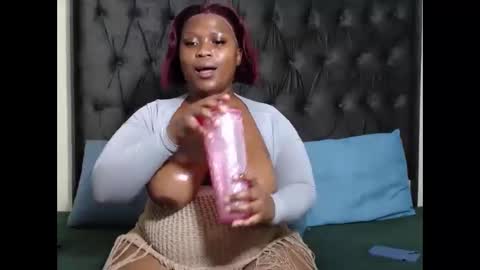 millyqueen56 online show from March 29, 8:31 pm