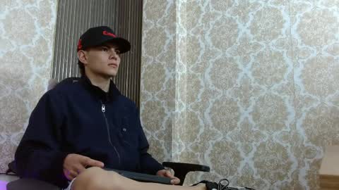 Snapshot of milo_tay1 chatting on April 1, 3:07 am milo_tay1 online show from April 1, 3:07 am