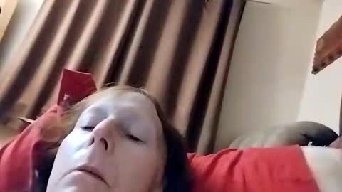 miloanj online show from April 21, 4:41 am