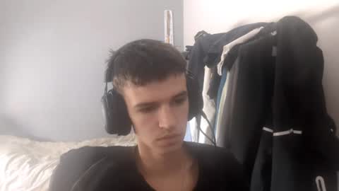 Snapshot of miloray_ chatting on June 21, 10:18 am Denis online show from June 21, 10:18 am