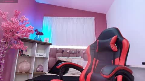 Snapshot of milu_beluci chatting on March 9, 1:48 pm Milu Belucci online show from March 9, 1:48 pm