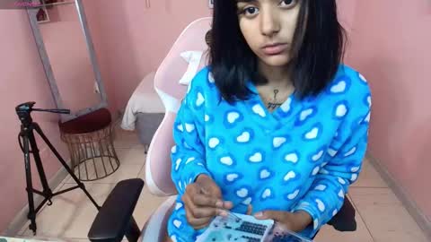 milu_carbajal_x online show from January 12, 8:14 pm
