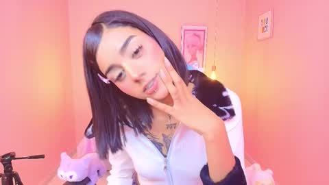milu_carbajal_x online show from February 10, 3:21 am