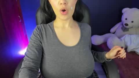 Snapshot of milufontier chatting on December 16, 3:33 am Milu Fontier online show from December 16, 3:33 am