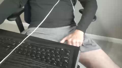 milwaukeebadger24 online show from October 15, 1:00 pm