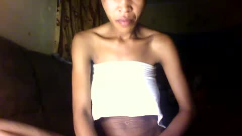 Snapshot of mily_cute chatting on February 4, 12:08 am mily_cute online show from February 4, 12:08 am