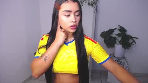 Snapshot of mily_ortiz chatting on July 7, 3:16 pm Mily Ortiz online show from July 7, 3:16 pm