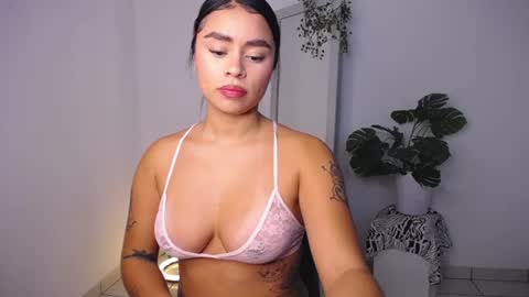 Snapshot of mily_ortiz chatting on July 21, 2:52 pm Mily Ortiz online show from July 21, 2:52 pm