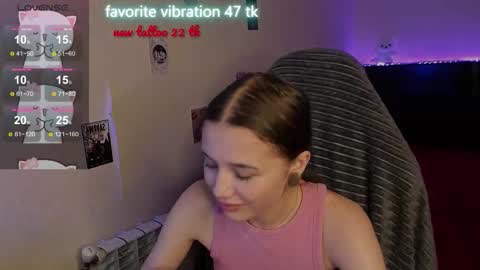 Snapshot of milyamess chatting on November 11, 7:58 pm Emily online show from November 11, 7:58 pm