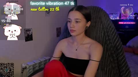 Snapshot of milyamess chatting on December 2, 5:30 pm Emily online show from December 2, 5:30 pm