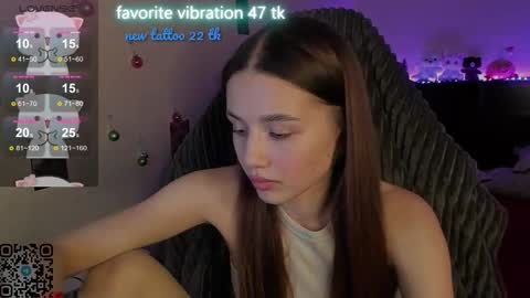 Snapshot of milyamess chatting on January 8, 5:48 pm Emily online show from January 8, 5:48 pm