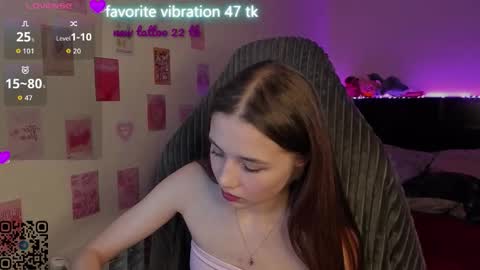 Snapshot of milyamess chatting on February 5, 5:50 pm Emily online show from February 5, 5:50 pm