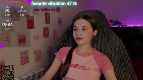 Snapshot of milyamess chatting on February 8, 5:16 pm Emily online show from February 8, 5:16 pm