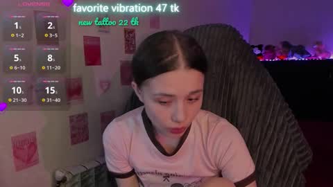 Snapshot of milyamess chatting on March 13, 7:09 pm Emily online show from March 13, 7:09 pm