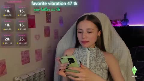 Snapshot of milyamess chatting on May 8, 8:47 pm Emily online show from May 8, 8:47 pm