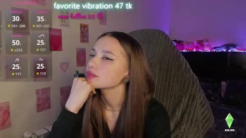 Snapshot of milyamess chatting on May 16, 6:39 pm Emily online show from May 16, 6:39 pm