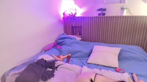 Milly  online show from December 15, 4:04 pm