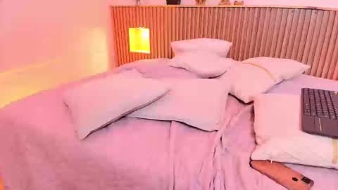 Milly  online show from December 28, 1:39 am