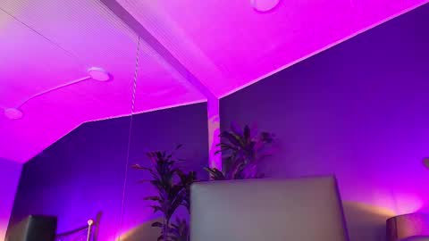 Milly  online show from March 6, 8:08 am