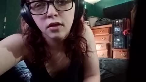 Snapshot of mimi142 chatting on April 2, 5:21 pm mimi142 online show from April 2, 5:21 pm