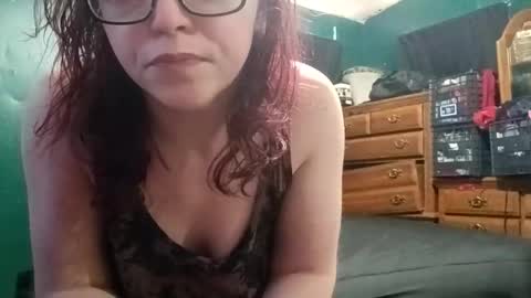 Snapshot of mimi142 chatting on April 3, 7:23 pm mimi142 online show from April 3, 7:23 pm