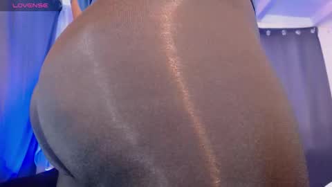 Snapshot of mimi_gil chatting on February 7, 1:04 pm Mimi online show from February 7, 1:04 pm