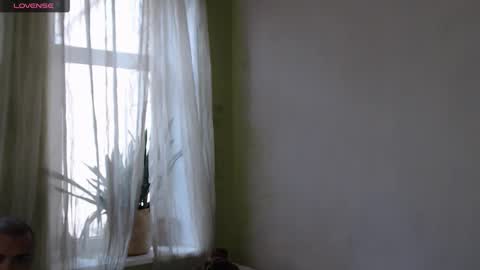 Snapshot of mimi_la chatting on October 8, 12:25 pm mimi_la online show from October 8, 12:25 pm