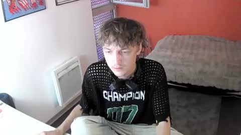 Snapshot of mimiro12 chatting on June 28, 1:17 pm mimiro12 online show from June 28, 1:17 pm