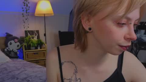 Snapshot of mimmimouse chatting on April 7, 8:04 am Mimi online show from April 7, 8:04 am