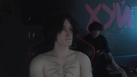 Max online show from November 6, 10:54 pm