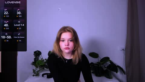 Snapshot of mina27372 chatting on January 24, 9:06 am hi Im Mina  online show from January 24, 9:06 am