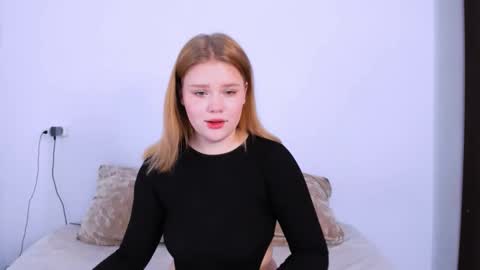 Snapshot of mina27372 chatting on October 25, 2:30 am hi Im Mina  online show from October 25, 2:30 am