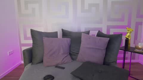 Snapshot of mina_babe1 chatting on February 11, 9:09 am Mina online show from February 11, 9:09 am