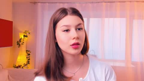 Snapshot of minditrelles chatting on October 19, 7:09 am Mindi online show from October 19, 7:09 am