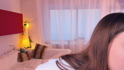 Snapshot of minditrelles chatting on October 30, 7:10 am Mindi online show from October 30, 7:10 am