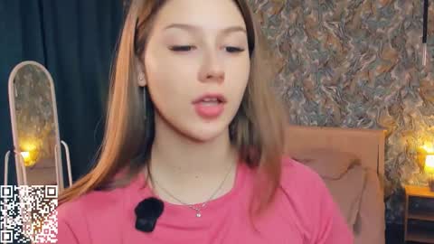 Snapshot of minditrelles chatting on November 19, 7:19 am Mindi online show from November 19, 7:19 am