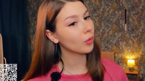 Snapshot of minditrelles chatting on November 20, 7:19 am Mindi online show from November 20, 7:19 am