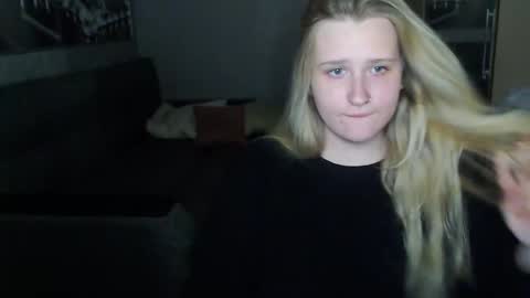 Snapshot of mindiys chatting on December 7, 11:45 pm Mindiys online show from December 7, 11:45 pm