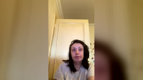 please subscribe to my fansly  please no video or photos must be recorded or re sold online show from April 18, 2:21 pm