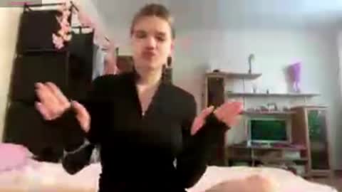 Amelia online show from December 23, 7:39 am