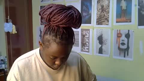 mini_karee online show from March 28, 10:04 am