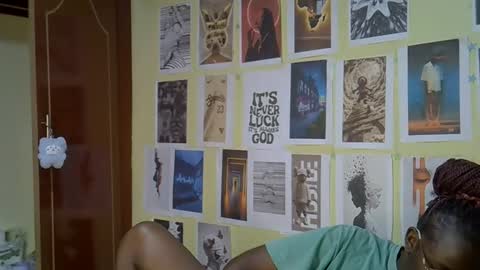 mini_karee online show from March 29, 8:47 am