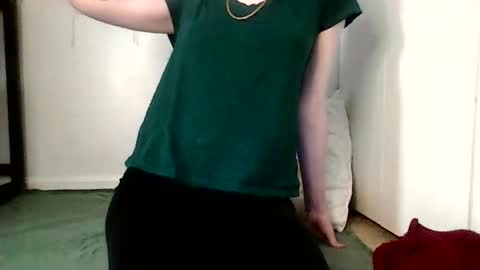 Snapshot of mini_marshmallows chatting on February 7, 9:51 pm mini_marshmallows online show from February 7, 9:51 pm