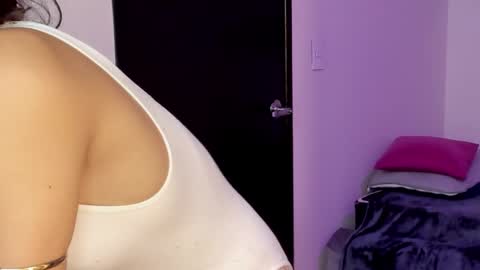 miniadelf online show from February 2, 8:51 pm