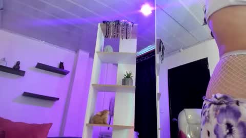 miniadelf online show from February 25, 7:56 pm